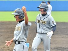 千葉学芸１０回に底力　秋季千葉県高校野球大会　第３日