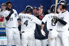 【千葉魂】石川慎吾のうれし涙　途中加入でもチームのために　千葉ロッテ