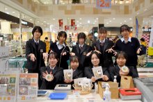 作物、衣服無駄なく活用　中高生らが成果発表　千葉英和　規格外ものでスイーツ　八千代松陰　中古制服アート作品に　【ＳＤＧｓちば】