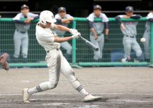 山野勝ち越し打　八千代　第１０６回全国高校野球　千葉大会　第３日