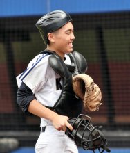 挽回の二盗阻止　鎌ケ谷・相川　第１０６回全国高校野球　千葉大会　第９日