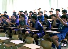 一進一退の熱戦見守る　ＴＶ観戦生徒ら、敗退にため息も　木更津総合　第１０６回全国高校野球選手権