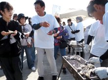 「富津シーサイドマルシェ」新鮮な魚や農産物など一堂に　「江戸前オイスター」で濃厚なカキの味わい堪能