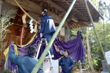 地域住民ら５０人で大掃除　日吉神社、年末年始備え　東金　【師走スケッチ２０２４】