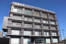旭で強盗致傷、男女２人組逃走　会社敷地、工具のようなもので殴打