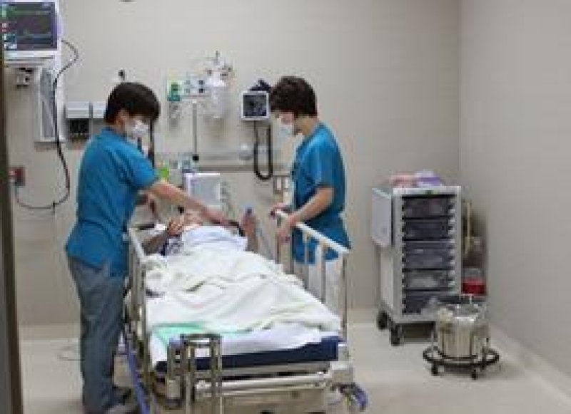 看護師不足のため安房医師会病院は亀田系の太陽会に経営移譲。現在は「安房地域医療センター」として、多くの看護師が最前線で働く（写真と本文は関係ありません）