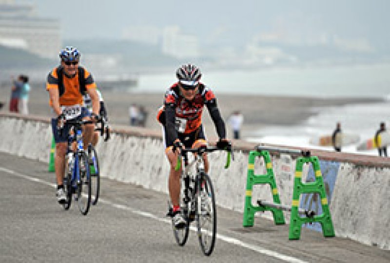 起伏に富むコース満喫　潮風受けて海岸線疾走　【ツール・ド・ちば２０１５】ステージ１　参加者一覧