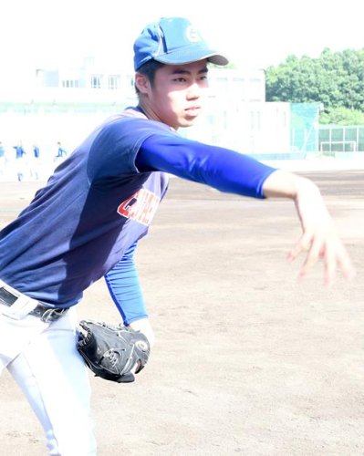 打球直撃から復帰した中央学院の大谷拓海。「ぶっつけ本番でも焦りはない」と自信を見せる＝我孫子市
