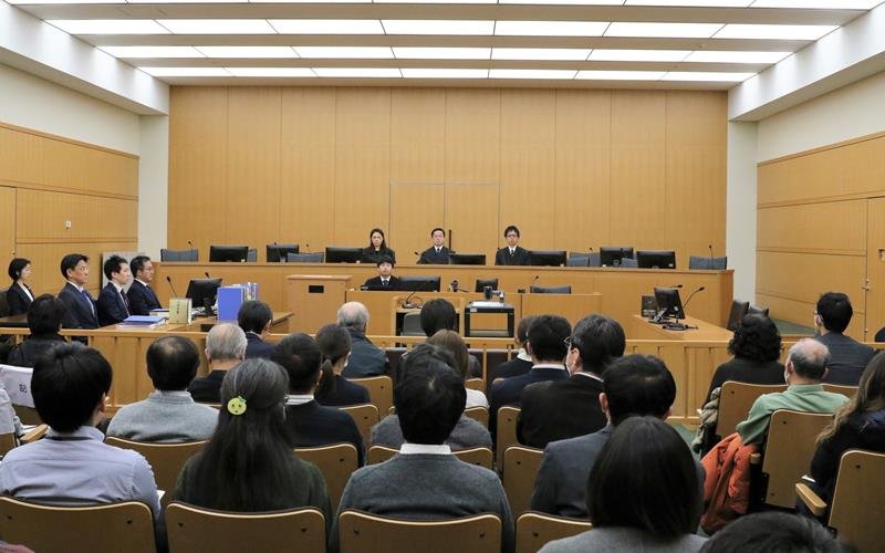 勇一郎被告の初公判が開かれた千葉地裁の法廷＝２１日午前（代表撮影）
