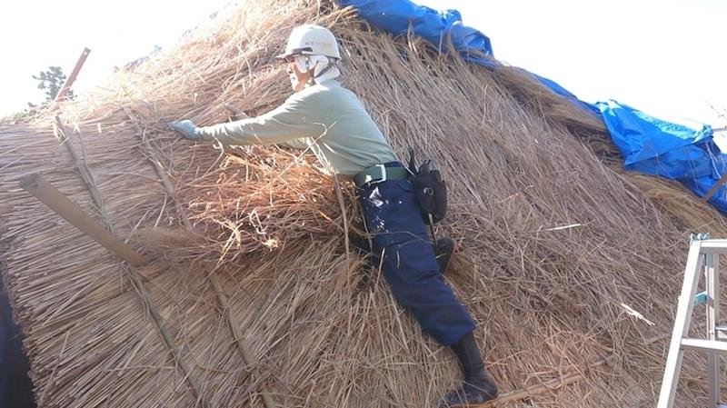 屋根や土壁修復完了　国重文「旧尾形家住宅」　南房総台風１５号で被害