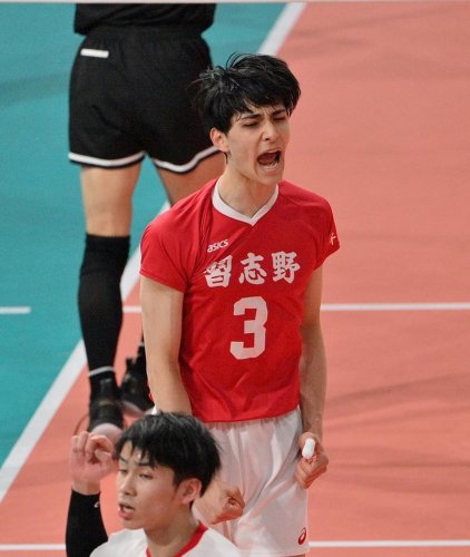習志野、前回王者に善戦　春高バレー