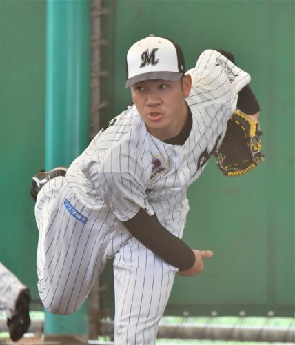 朗希、初日から剛速球　捕手座らせ３１球　【千葉ロッテ石垣島キャンプ】