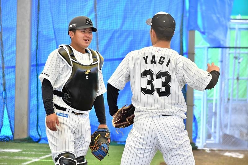 朗希、初日から剛速球　捕手座らせ３１球　【千葉ロッテ石垣島キャンプ】