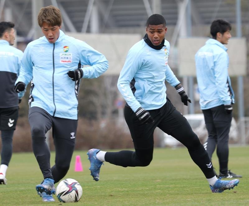 ちばぎんカップに向け調整する千葉・桜川（中央）ら＝９日、千葉市（（Ｃ）ＪＥＦＵＮＩＴＥＤ）

