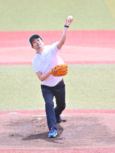 ３年ぶりブラバン響く　千葉東高吹奏楽部員が球児鼓舞　第１０４回全国高校野球　千葉大会　第１日