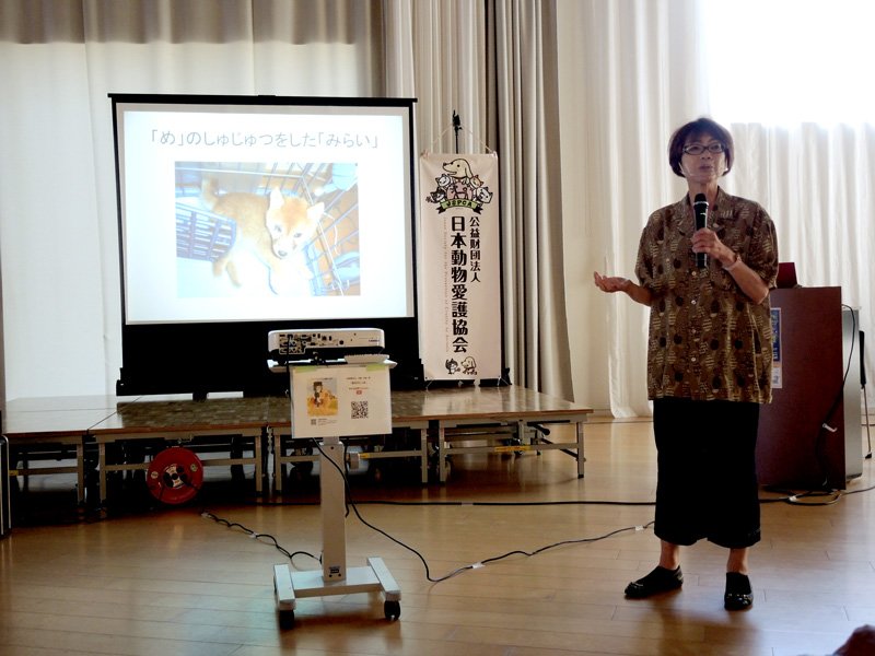 「ほかの人や生き物を幸せにすることは自分を幸せにすること」と訴える今西さん＝流山市