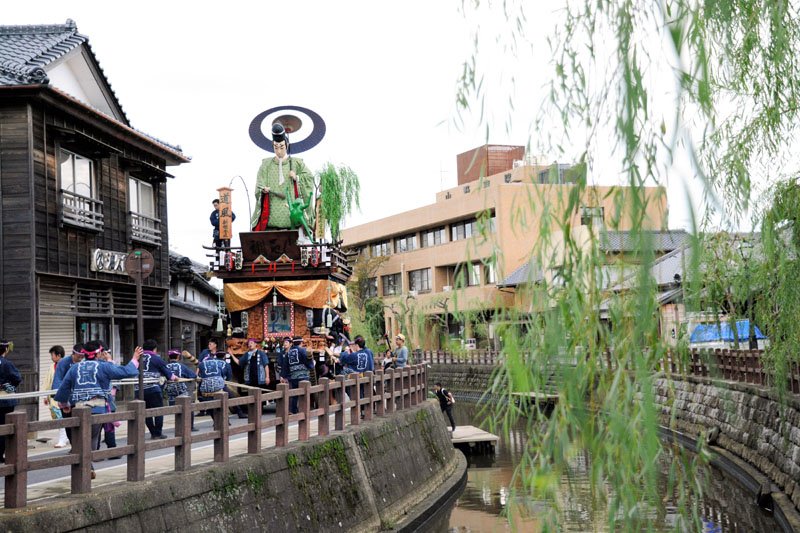 豪華絢爛な山車が引き回される「佐原の大祭秋祭り」＝２０１８年１０月、香取市