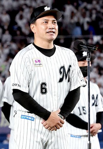 １０月２日の今季最終戦後に退任を自ら発表した井口監督