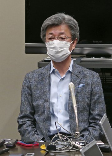 自身の発言を撤回し謝罪する自民党の石井準一参院議院運営委員長＝１８日午前、国会（共同）