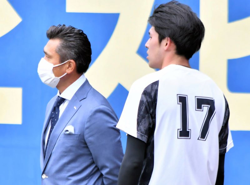 “ジョニー“黒木コーチ　マリンで練習視察　「千葉に恩返ししたい」　千葉ロッテ