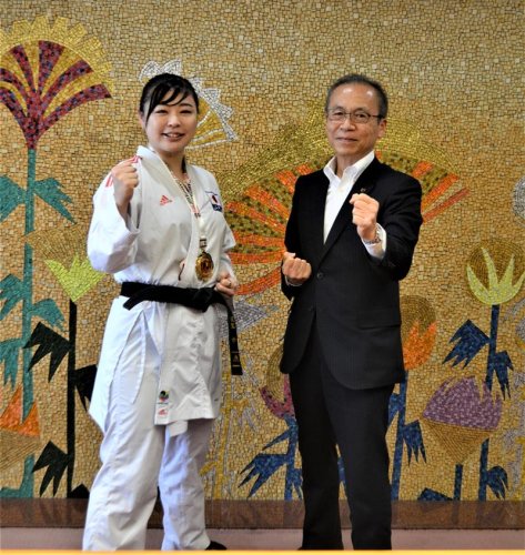 空手元世界女王現役続行　植草歩選手　競技普及へ意欲　船橋市長に報告「人を幸せに」