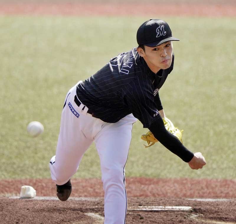完全試合と１３連続奪三振の新記録を達成した千葉ロッテ・佐々木朗＝４月１０日、千葉市美浜区のＺＯＺＯマリンスタジアム（共同）
