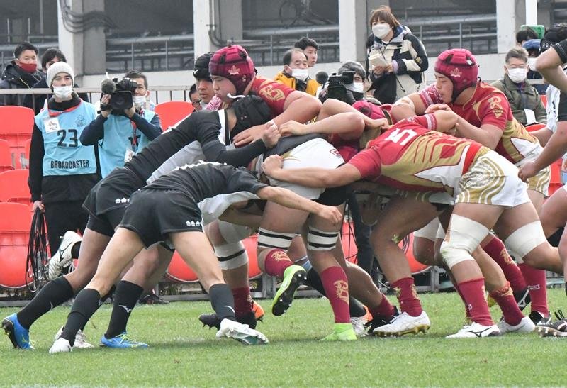 流通経大柏－倉敷　後半、モールで押し込み、トライを決める流通経大柏の選手たち＝花園
