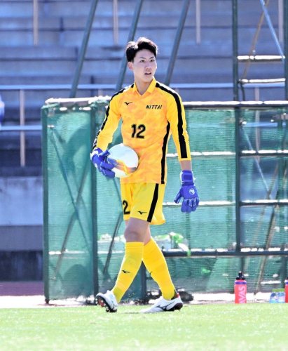 無失点でしのいだ日体大柏のＧＫ原田
