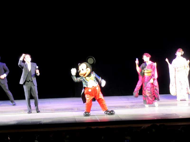 ミッキーと共に門出祝う　東京ディズニーシーで浦安市成人式　【舞浜タイムズ１月号】