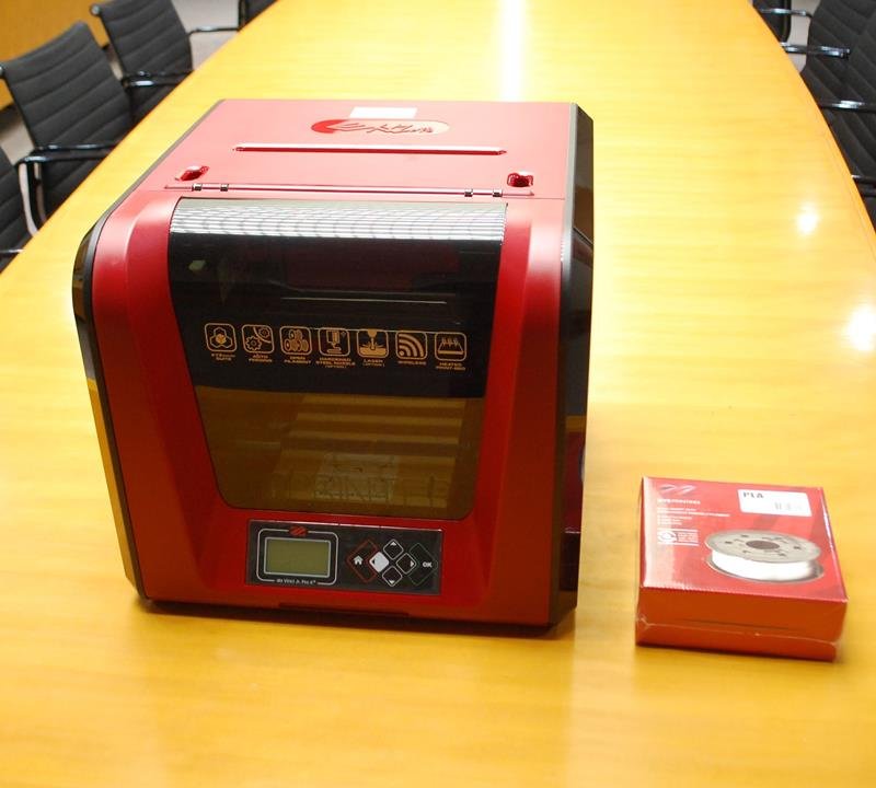船橋市立中に導入された３Ｄプリンター
