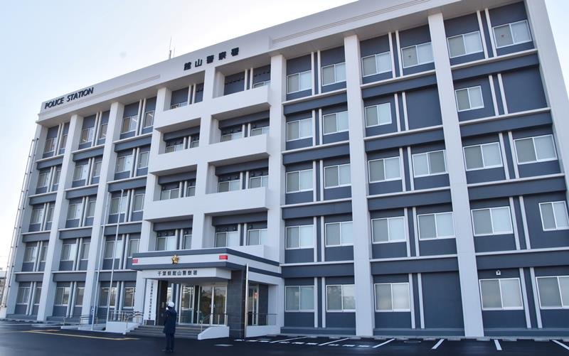 完成した館山署の新庁舎＝２０日、館山市

