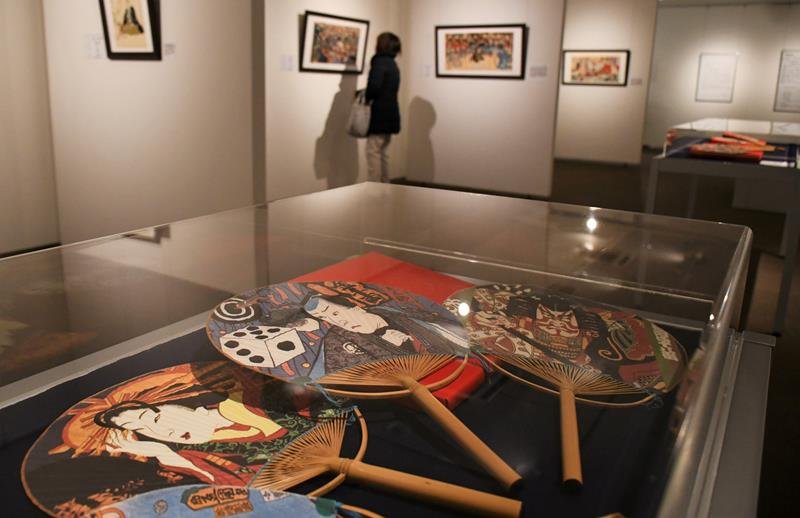 浮世絵を８テーマに分けて展示した「浮世絵あらかると展」＝成田市