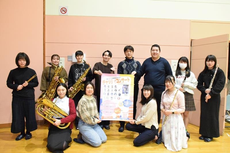 コンサートに向けて意気込む銚子商業元吹奏楽部＆有志楽団のメンバー＝茨城県神栖市内
