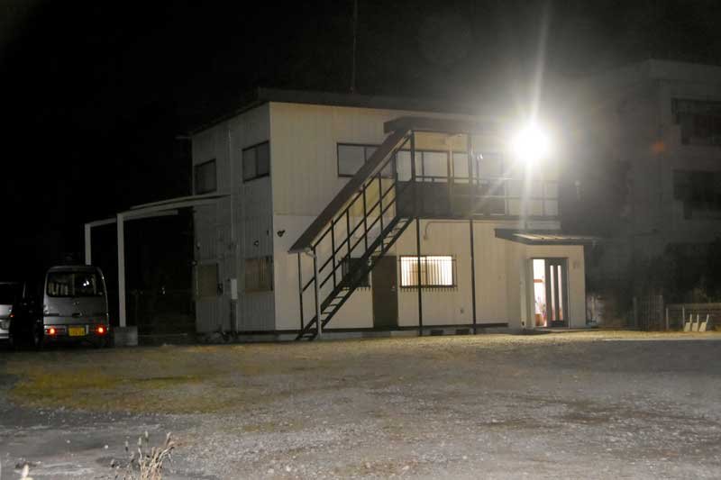 無許可建築の疑いが出ている自民党千葉県第９選挙区支部＝１日午後６時１５分ごろ、千葉市若葉区