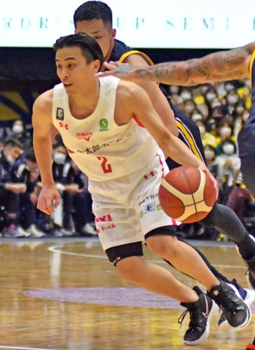 宇都宮との天皇杯準決勝でチーム最多の１７得点をマークした千葉ジェッツの富樫＝２月１５日、宇都宮市体育館