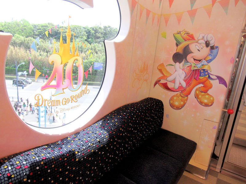 記念列車で「魔法の国」へ　４０周年祝うディズニーリゾートライン　【舞浜タイムズ５月号】