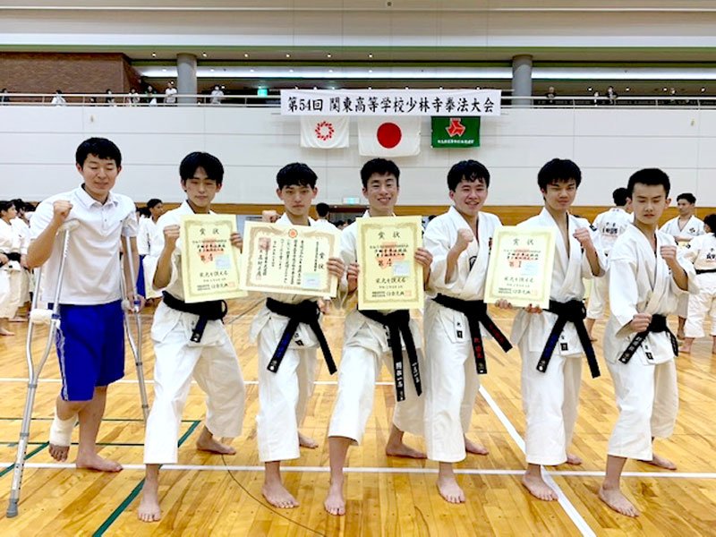 少林寺拳法で男子団体演武優勝の志学館（県高体連提供）