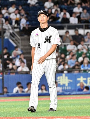 ３回２失点で降板した千葉ロッテの唐川＝ＺＯＺＯマリン