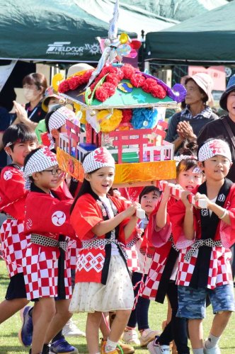 １０年ぶり神輿集結　１５基勇壮に、手作り子ども神輿も　町制４０年の睦沢