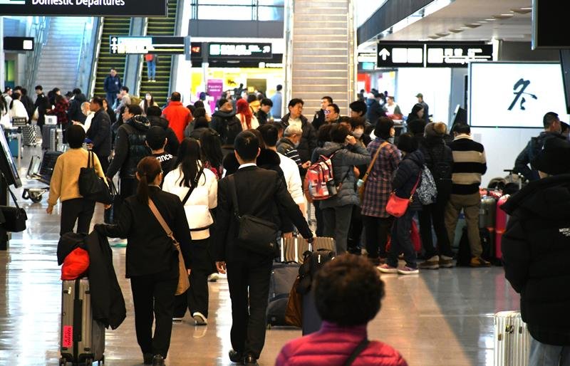 旅客数２・１倍、３２７０万人利用　外国人回復　国内線は過去最高更新　２３年成田空港