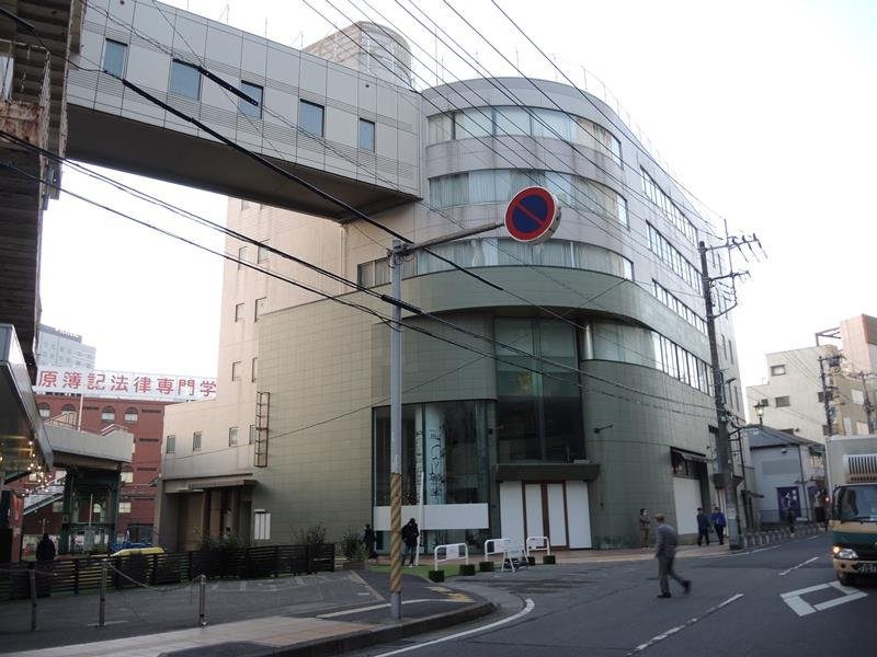柏駅前送迎保育ステーションが設置される旧そごう柏店アネックス館の建物＝柏市
