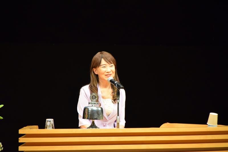 講演するアグネスさん＝木更津市
