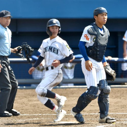 ５回裏千葉黎明２死一、三塁、山崎の一ゴロの併殺崩れの間に三走林がホームイン。捕手飯山
