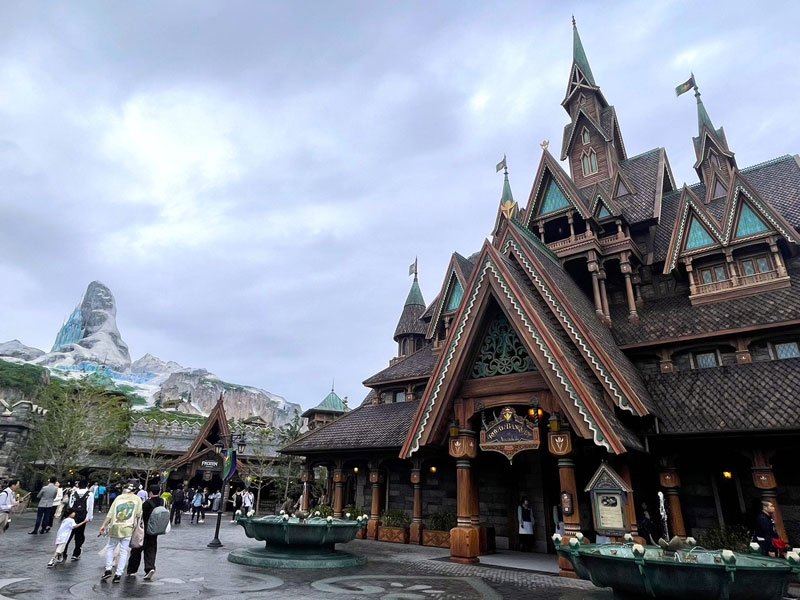 ファンタジースプリングスのフローズンキングダム＝５月、東京ディズニーシー