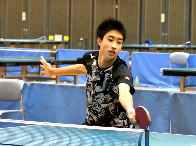 男子シングルス決勝　優勝した東京学館浦安の宗石経仁＝千葉ポートアリーナ