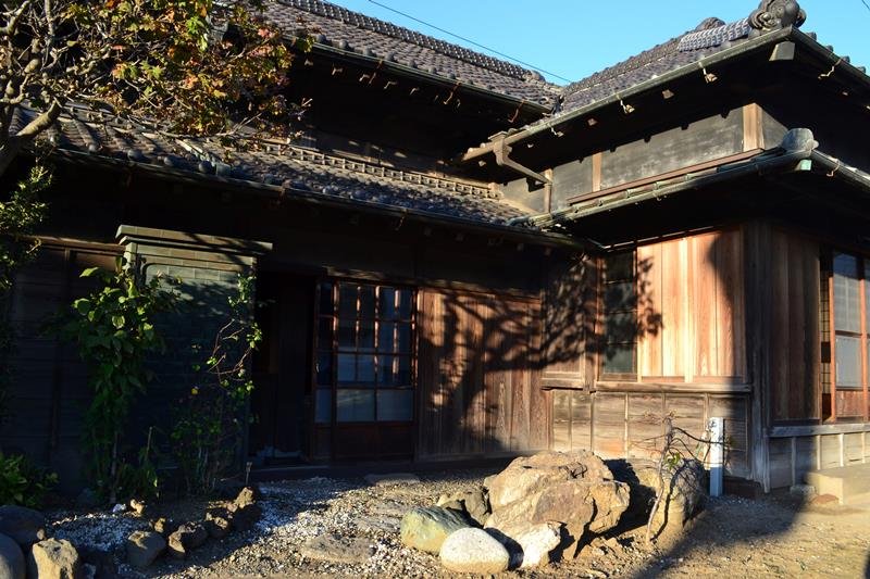 国登録有形文化財に登録される「宮本家住宅主屋」の外観＝１９日、千葉市中央区
