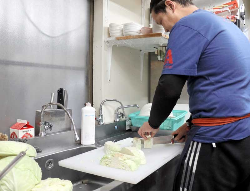 キャベツ価格高騰で追い打ち　苦しむ千葉のお好み焼き店　「他の材料も値上がり」　根本的対策求める声