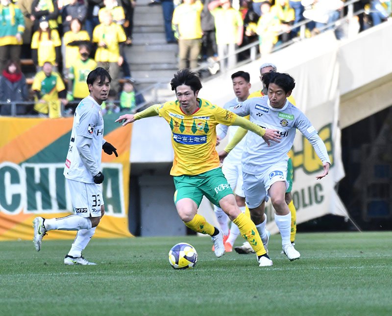 ちばぎんカップ　柏レイソル３年ぶり勝利　ジェフ千葉に３―０　小屋松が２ゴール