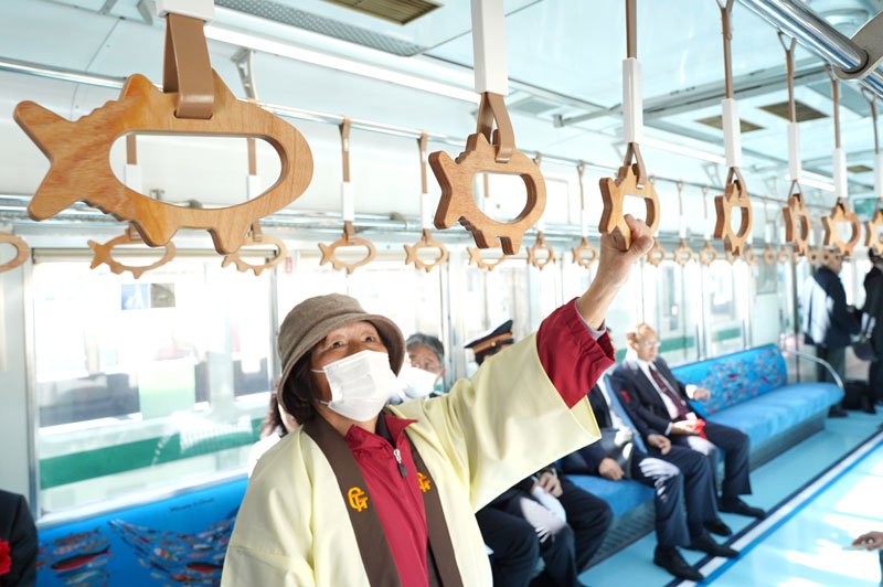【写真複数あり】銚子観光は“なんかいい”列車で　改修終え披露、来月運行開始　車内は港町らしさ表現