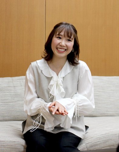 千葉日報社の取材に応じる三代川柚姫さん＝６日、横浜市
